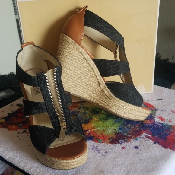 Michael Kors Wedges - Picture 2 of 7